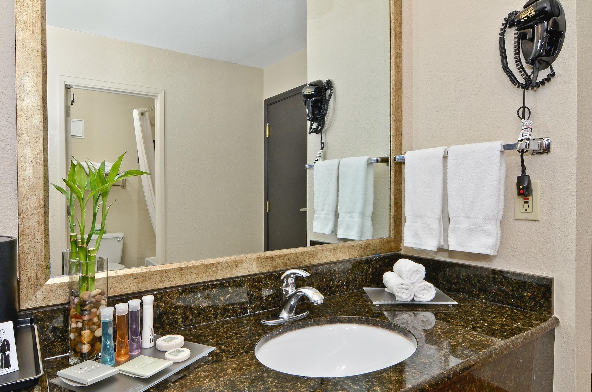 Clackamas Inn And Suites Kültér fotó