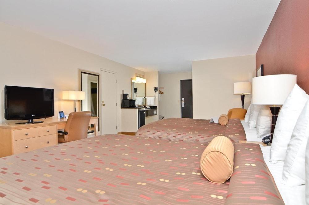 Clackamas Inn And Suites Kültér fotó