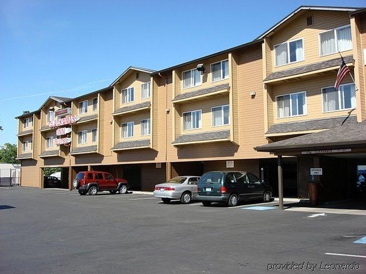 Clackamas Inn And Suites Kültér fotó