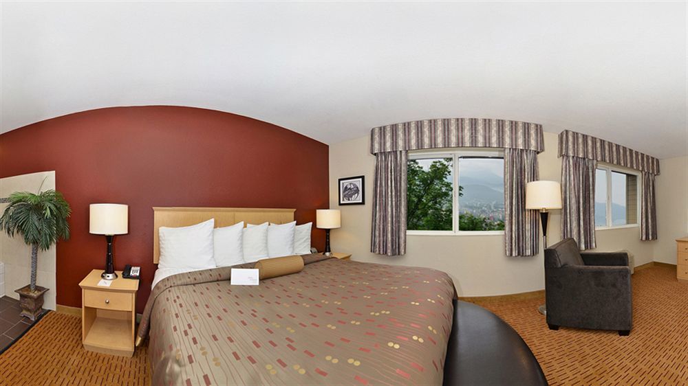 Clackamas Inn And Suites Kültér fotó
