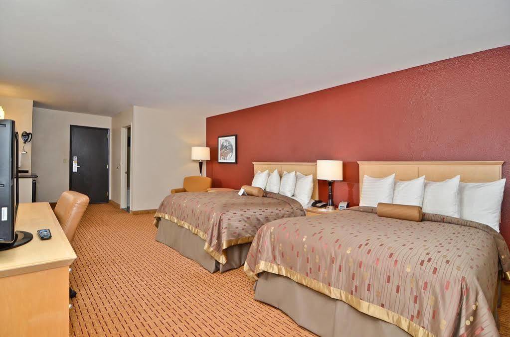 Clackamas Inn And Suites Kültér fotó